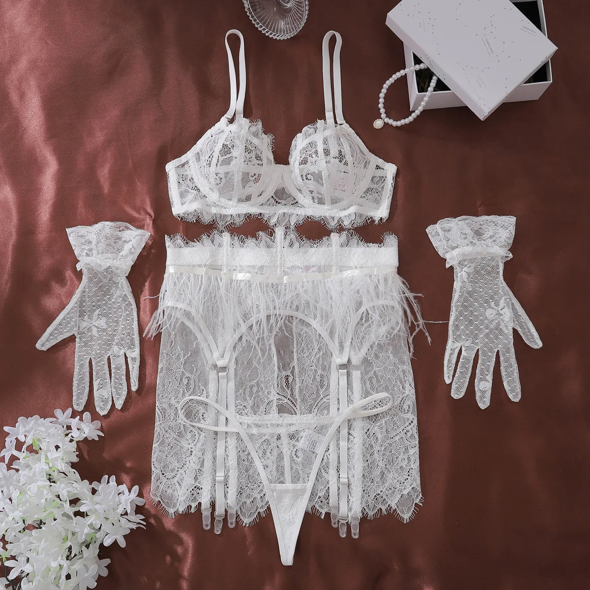 Conjunto de Lingerie Feminina com Plumas