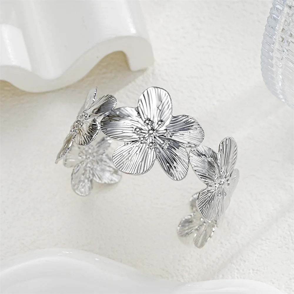 Bracelete Feminino Flores Vazadas