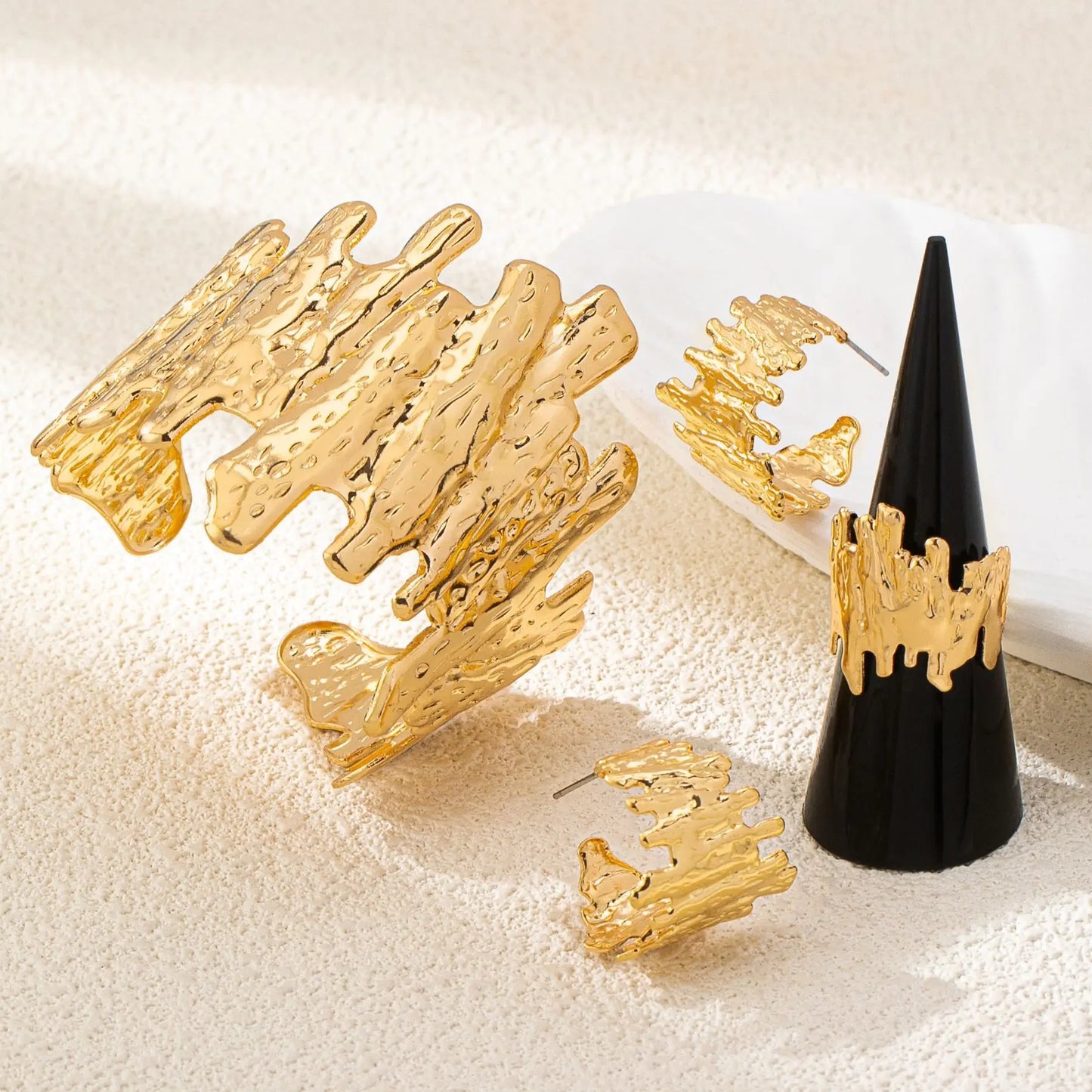 Kit Pulseiras e Anel Femininos Texturizados Ajustáveis