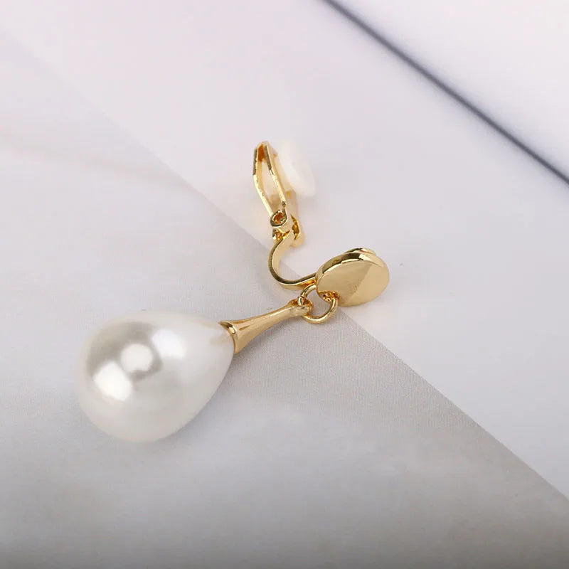 Brinco de Pressão com Pérola em Gota