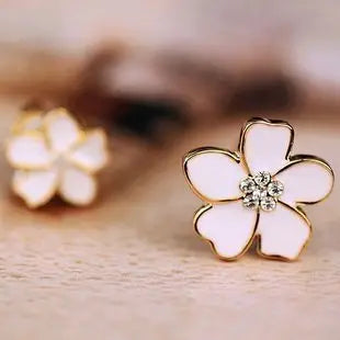 Brinco de Pressão Floral em Esmalte