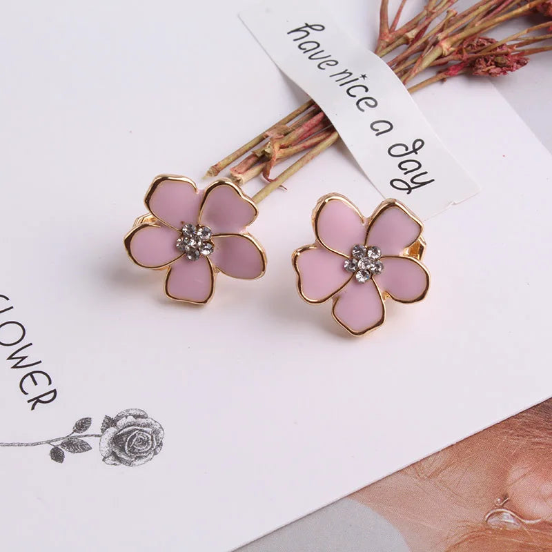 Brinco de Pressão Floral em Esmalte
