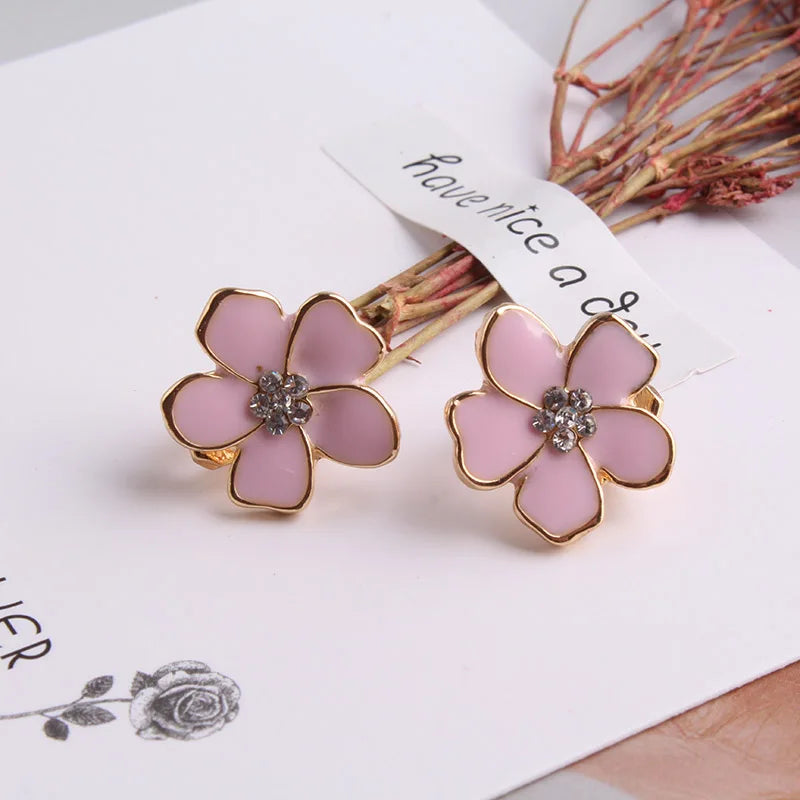 Brinco de Pressão Floral em Esmalte