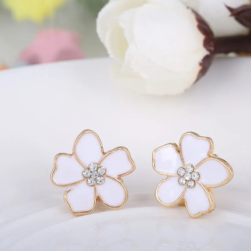 Brinco de Pressão Floral em Esmalte