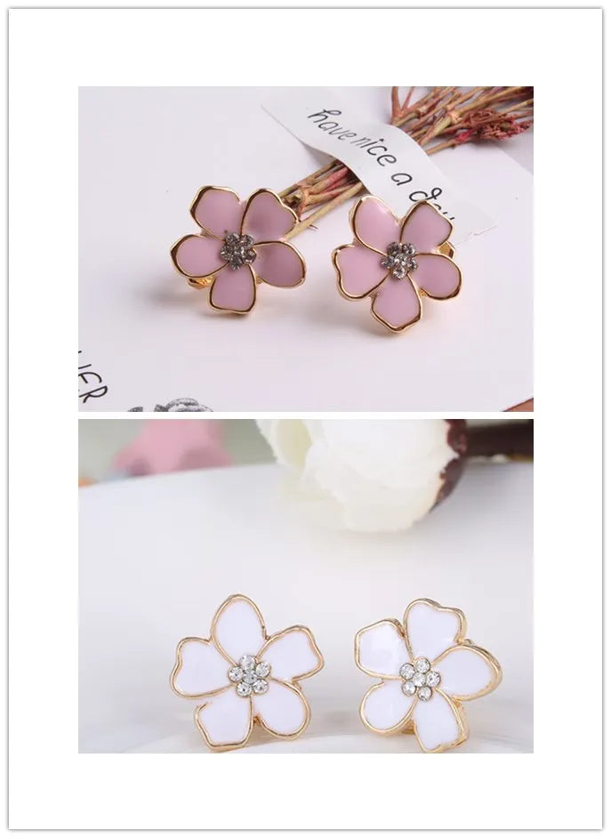 Brinco de Pressão Floral em Esmalte