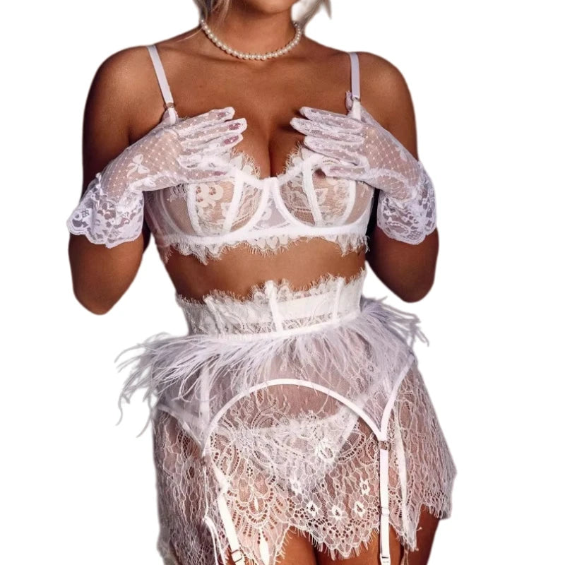 Conjunto de Lingerie Feminina com Plumas