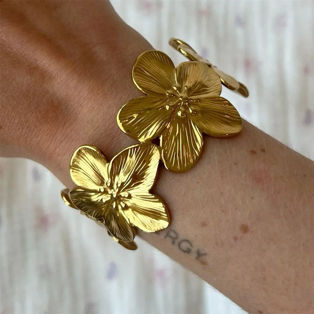 Bracelete Feminino Flores Vazadas