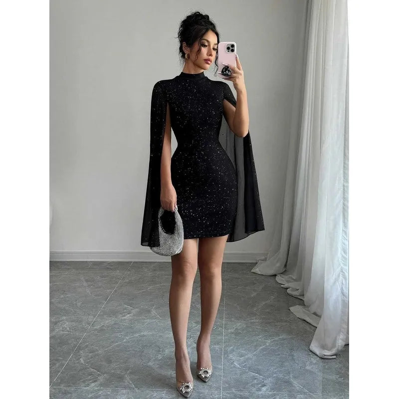 Vestido Mini Feminino com Gola Alta e Mangas Bufantes