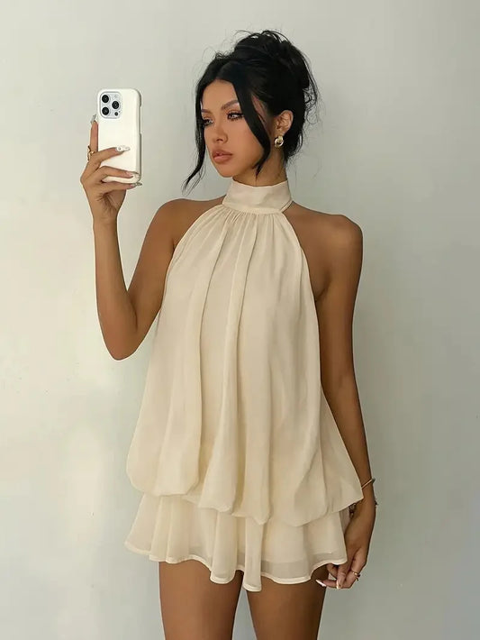 Vestido Feminino com Costas Abertas e Saia
