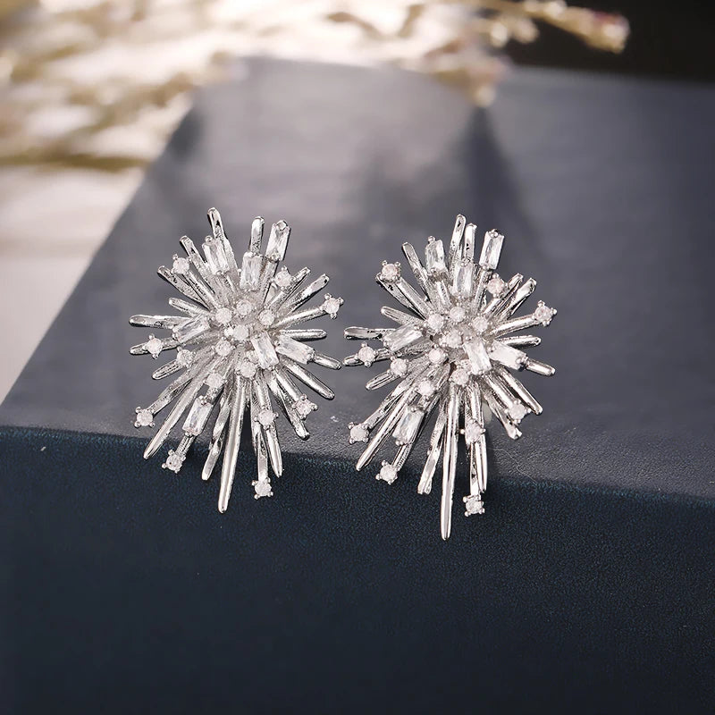 Brinco de Pressão Flor com Zircônias — Sem Furo