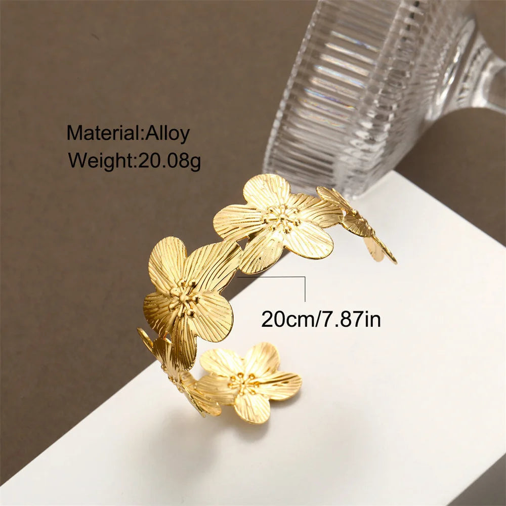 Bracelete Feminino Flores Vazadas