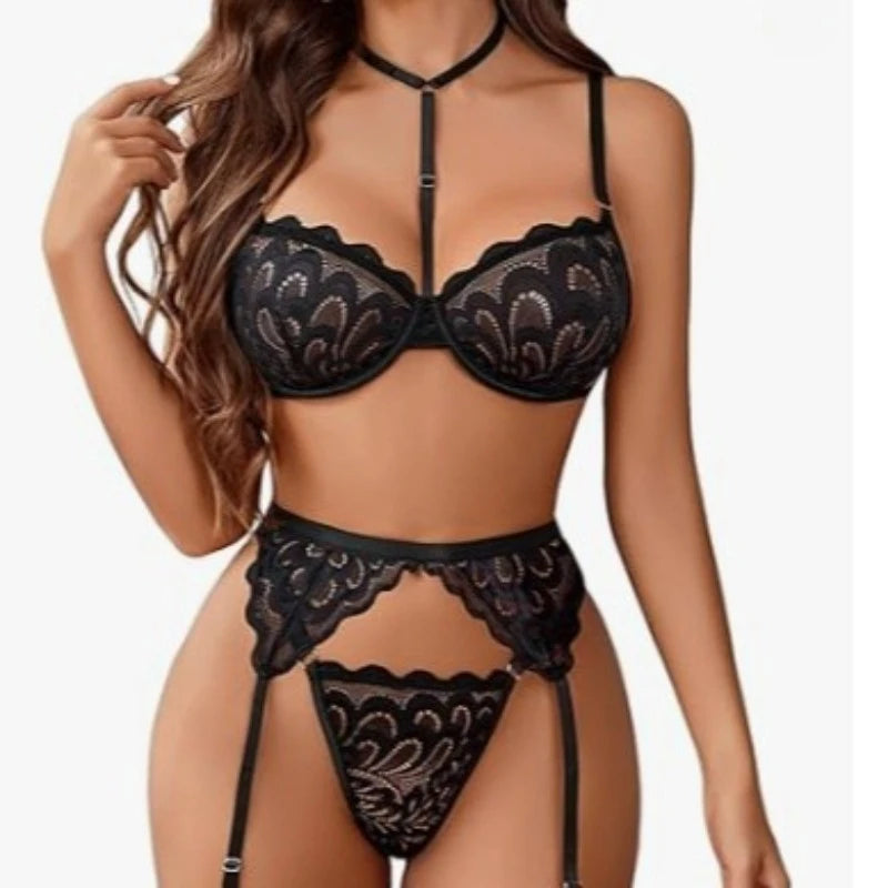 Conjunto de Lingerie Feminina com Sutiã e Calcinha Fio em Renda Transparente