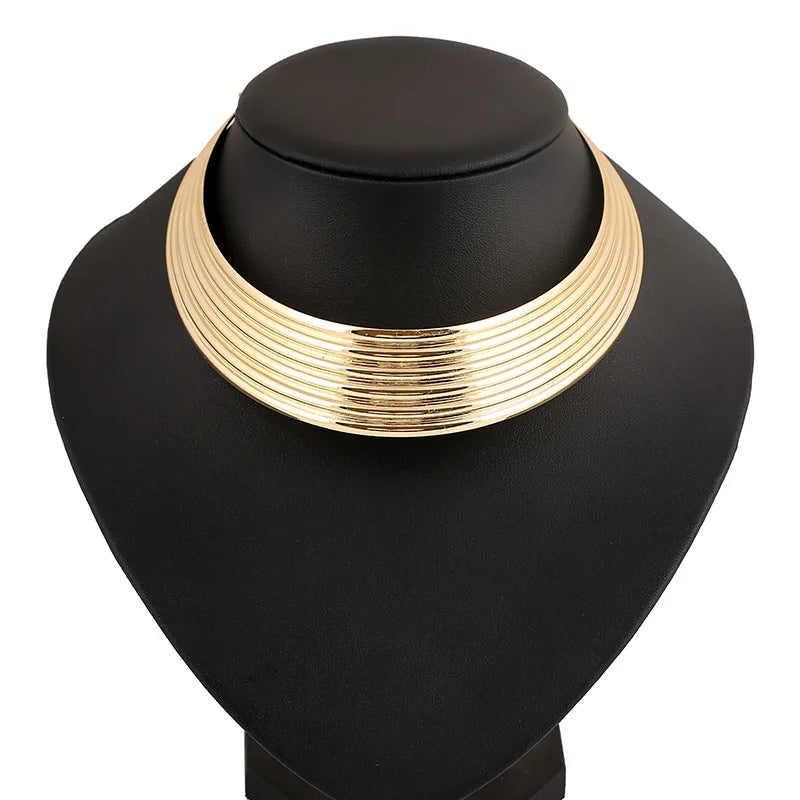 Colar Feminino Punk Luxo com Corrente Larga