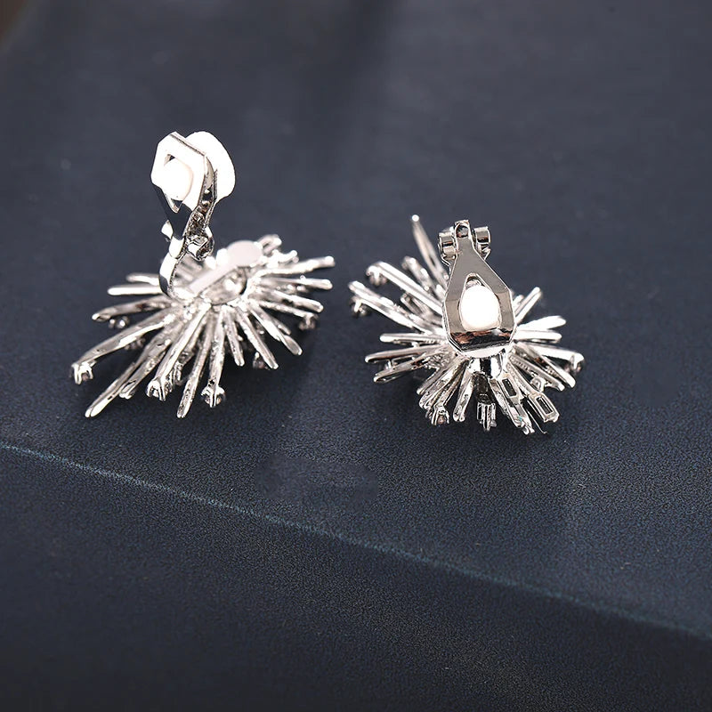 Brinco de Pressão Flor com Zircônias — Sem Furo