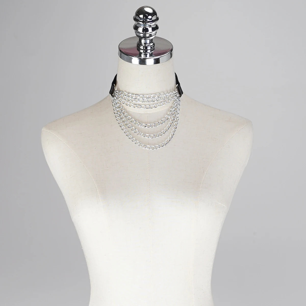 Choker Feminino em Couro com Corrente